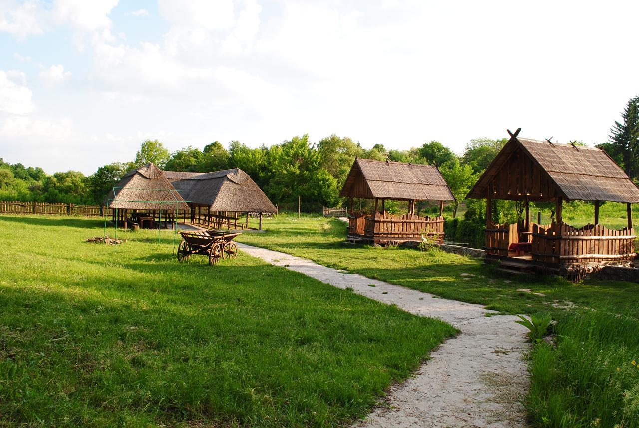 Dykyi Khutir Hotel Melniki  Exterior photo